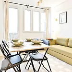 Parisian Getaway Near Gare De L\'Est - II