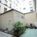 Intimate Studio Near Republique