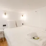 Cosy Duplex In Central Paris
