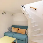 Cosy Duplex In Central Paris