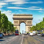 Agreable Champs Elysees Studio