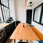 Montmartre Marvel! Designer Apartment Near Metro