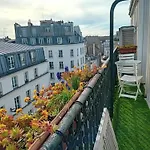 Appartement Avec Balcon Au Coeur Paris