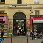 Private Room In A Parisian Homestay! - Close To It All!