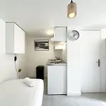 144 - Urban Charming Studio In Paris