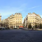 Le Petit Lauriston