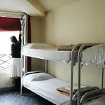 Aloha Hostel Eiffel Tower By Hiphophostels