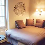 Petit Paris - Oasis In Marais