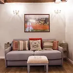 Apartment Simon le Franc