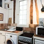 Ile Saint-Louis Apartment