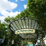 Maison Lepic Montmartre