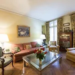 Veeve - Charming Bonaparte