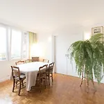 Veeve - Apartment near Pont de Grenelle