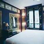 La Mondaine