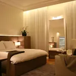 Cirque Deluxe Studio Apartment