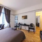 Private Studio - Avenue des Champs-Elysées