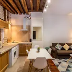 New Chic Flat : Le Marais - Place Des Vosges