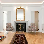Luxury Montaigne Apartment