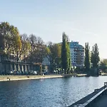 Veeve - Canal Saint Martin Pad