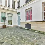 43 - Spacious Parisian Flat Of Grands Boulevards