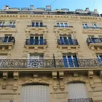 Large&Bright Apartment, Central Paris, Montmartre-Opéra, Picturesque Rue des Martyrs