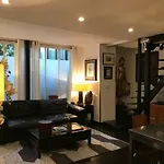 Le Marais Maison En Ville