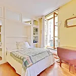 Pantheon Cosy Studio Apartment