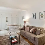 One-bedroom flat close to Champs-Elysées&Eiffel Tower