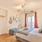 99 - Urban Fabulous 6 Bedrooms
