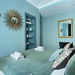 Apartment Champ De Mars - Tour Eiffel By Studio Prestige