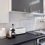 Bright&Modern Studio in Paris