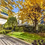 Luxe Exceptionnel, Avenue Foch