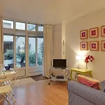 S09278 - Studio With Patio For 3 People, Grand Boulevards