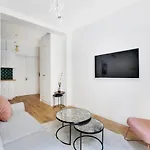Pick A Flat\'S Apartment In Parc Monceau - Rue De Naples