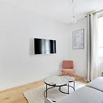 Pick A Flat\'S Apartment In Parc Monceau - Rue De Naples