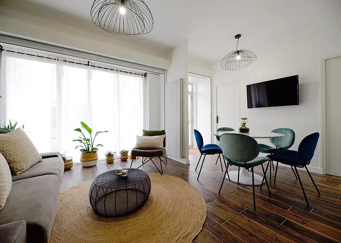 Luxury Home Near Tour Eiffel