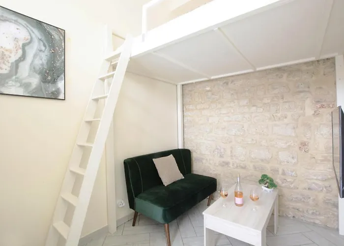 Cosy Nest In The Marais By Guestready