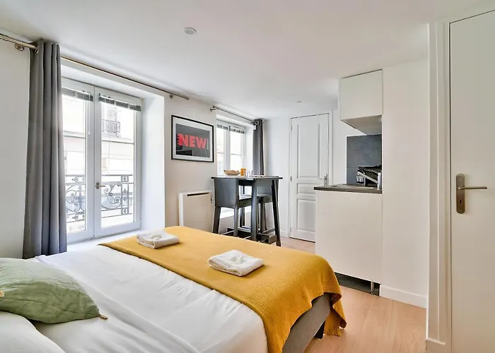 New And Bright Studio In The Heart Of Paris