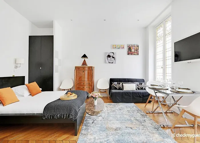 Cmg Republique / Temple