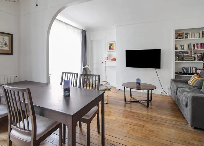 Charming Flat With Balcony In The Centre Of Paris - Welkeys
