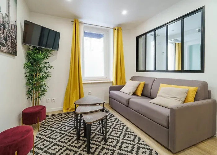 Parisian Flat With Sauna