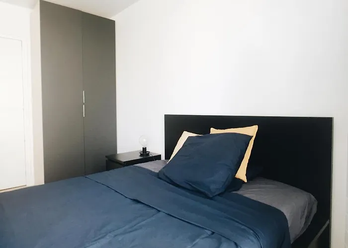 Lightful flat next to La Villette