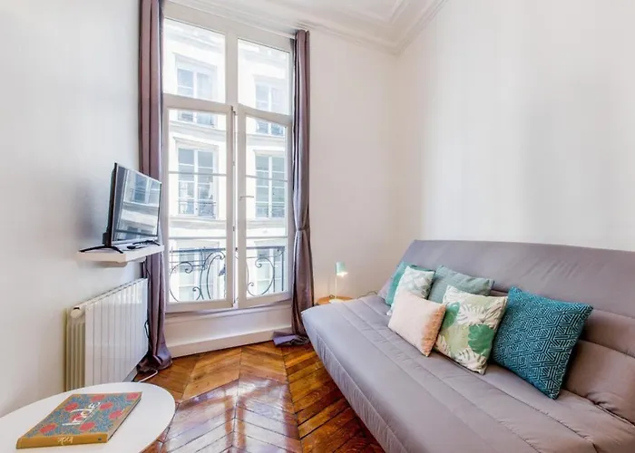 Brand New Apartments Near Louvre And Opera