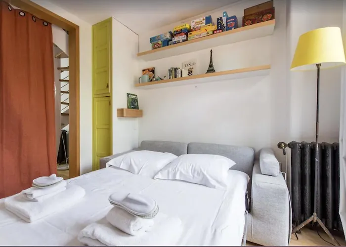Petit appartement lumineux et atypique à Paris 14.
