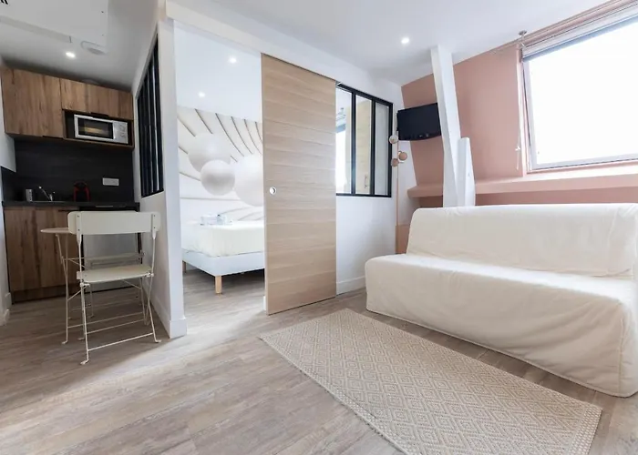 Amazing Apartment Under The Roof In Paris 8Th