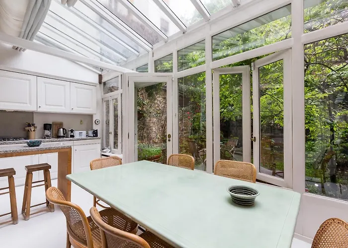 Veeve - Charming Townhouse Near Parc Montsouris