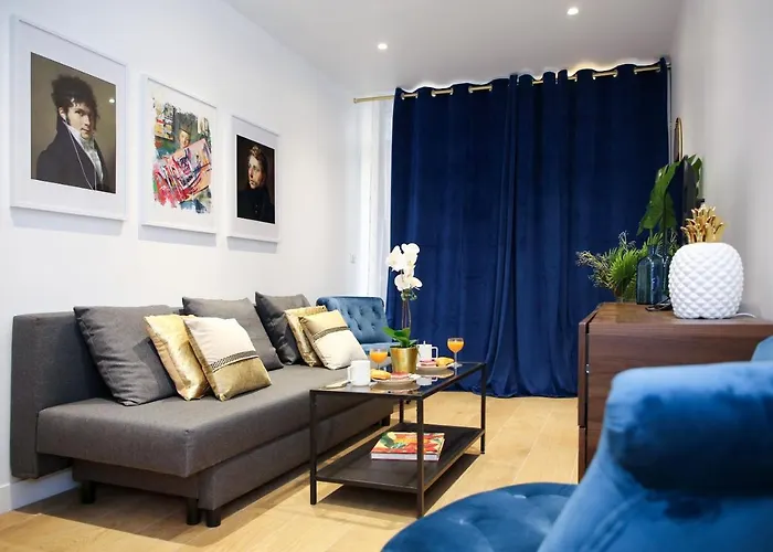 Big Studio Close To Montorgeuil Local Commercial - Ponceaubis