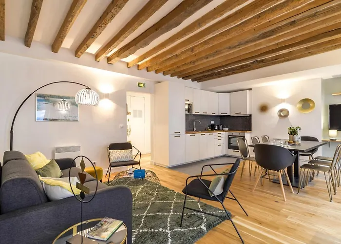 Appartamento di 78 m² con 3 camera(e) e 1 bagno(i) privato(i) in zona 8° - Champs Elysees