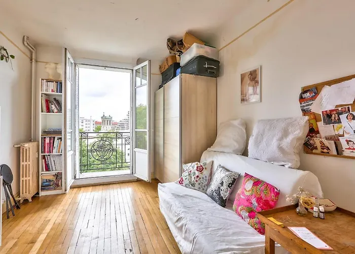 Charming Apartment Near The Place De La Nation