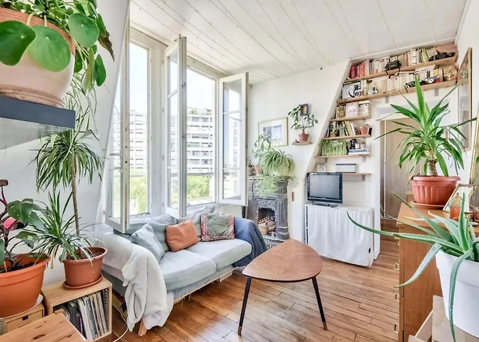 Charming Apartment Paris 18E